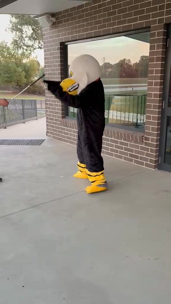 Featured image for “Support the Harden Hawks: Hole in One Jackpot Event”